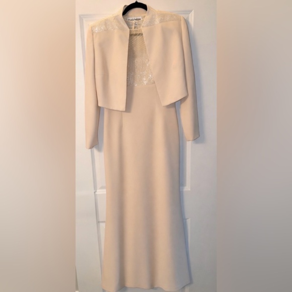 DAYMOR COUTURE Elegant Cream Gown with Jacket